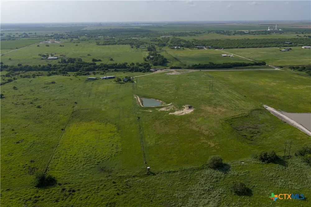 505 Black Bayou Rd #2 Road Bloomington, TX 77951