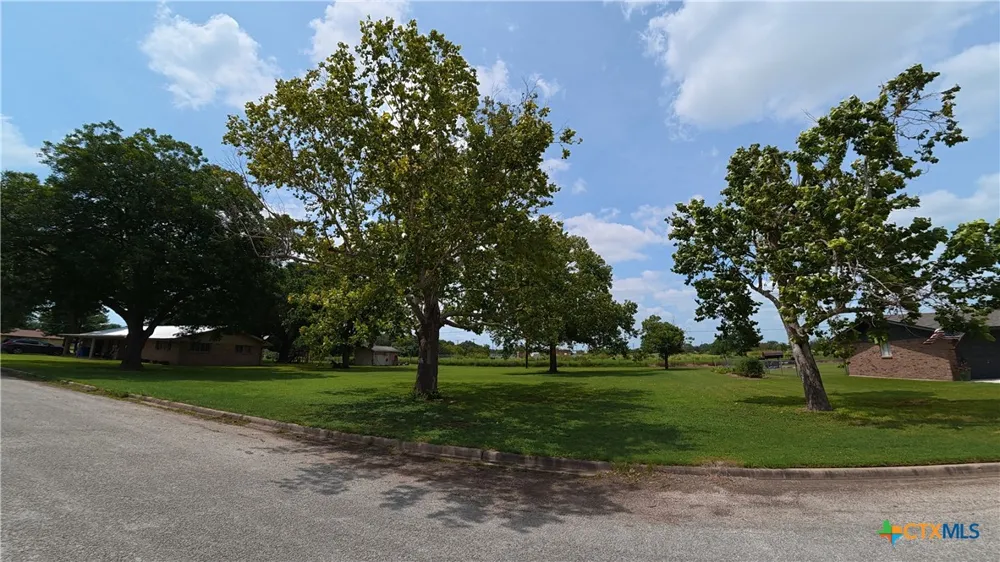 Westview Drive Seguin, TX 78155