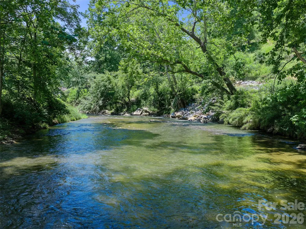 000 Hamlet Drive #1 Burnsville, NC 28714