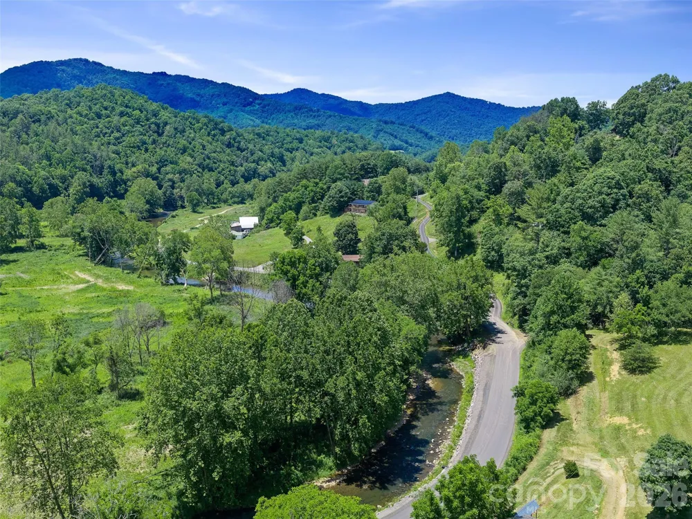 000 Hamlet Drive #1 Burnsville, NC 28714