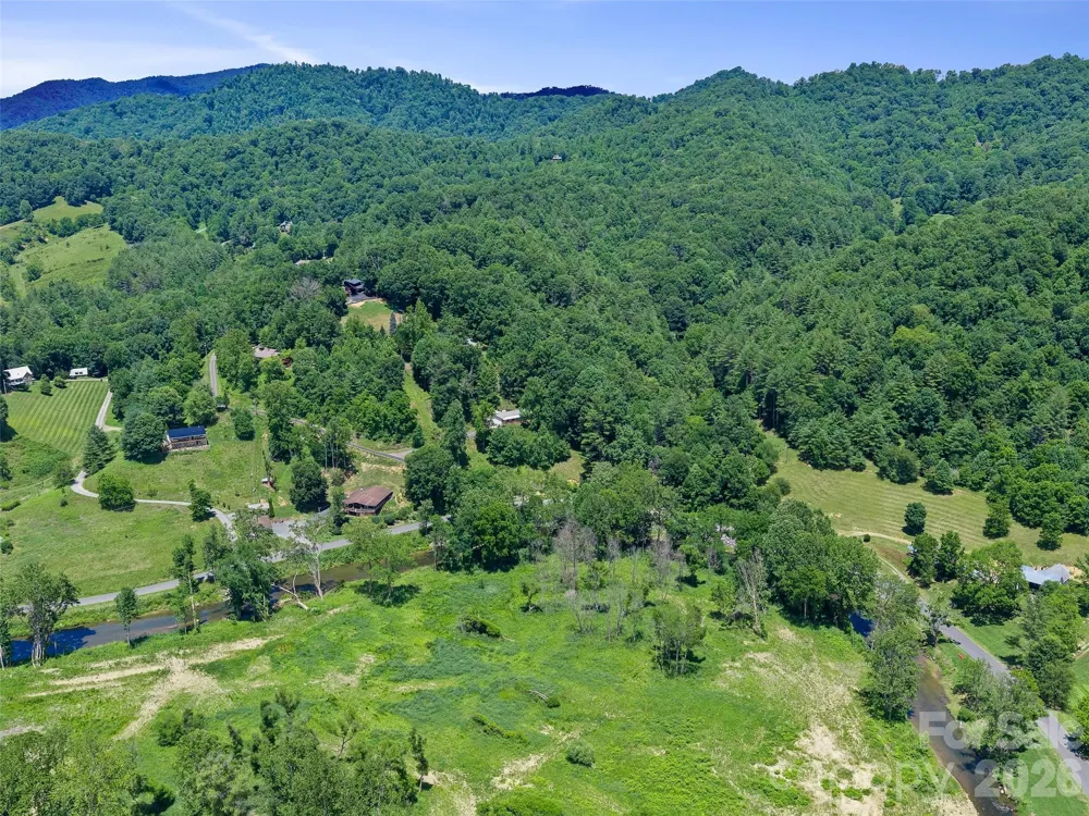 000 Hamlet Drive #1 Burnsville, NC 28714