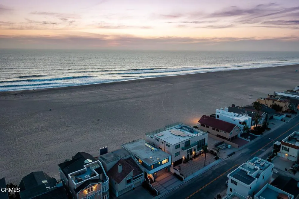 3373 Ocean Drive Oxnard, CA 93035