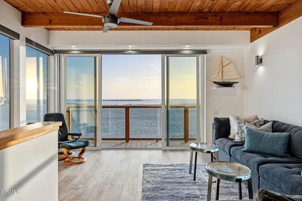3373 Ocean Drive Oxnard, CA 93035