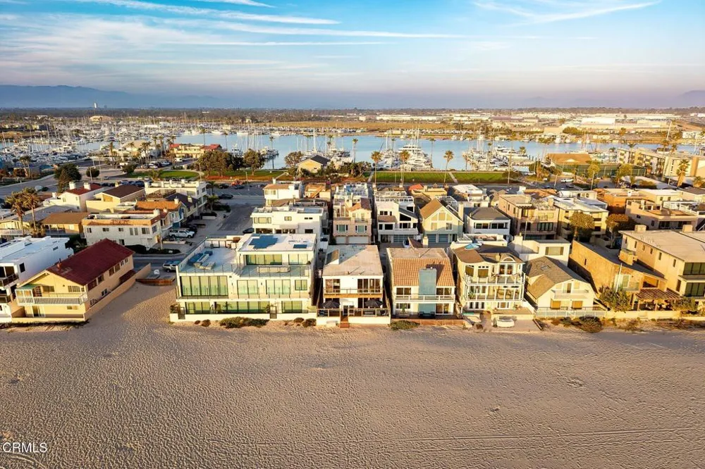 3373 Ocean Drive Oxnard, CA 93035
