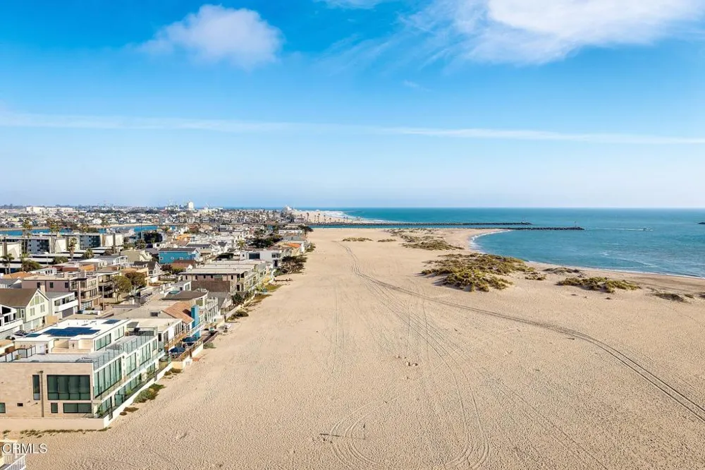 3373 Ocean Drive Oxnard, CA 93035
