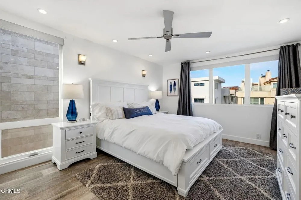 3373 Ocean Drive Oxnard, CA 93035
