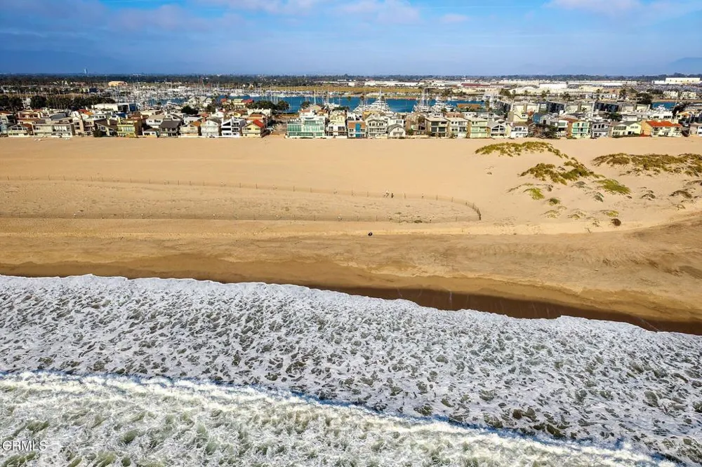 3373 Ocean Drive Oxnard, CA 93035
