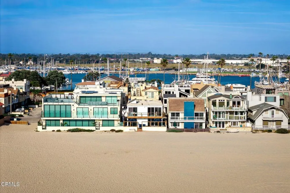 3373 Ocean Drive Oxnard, CA 93035