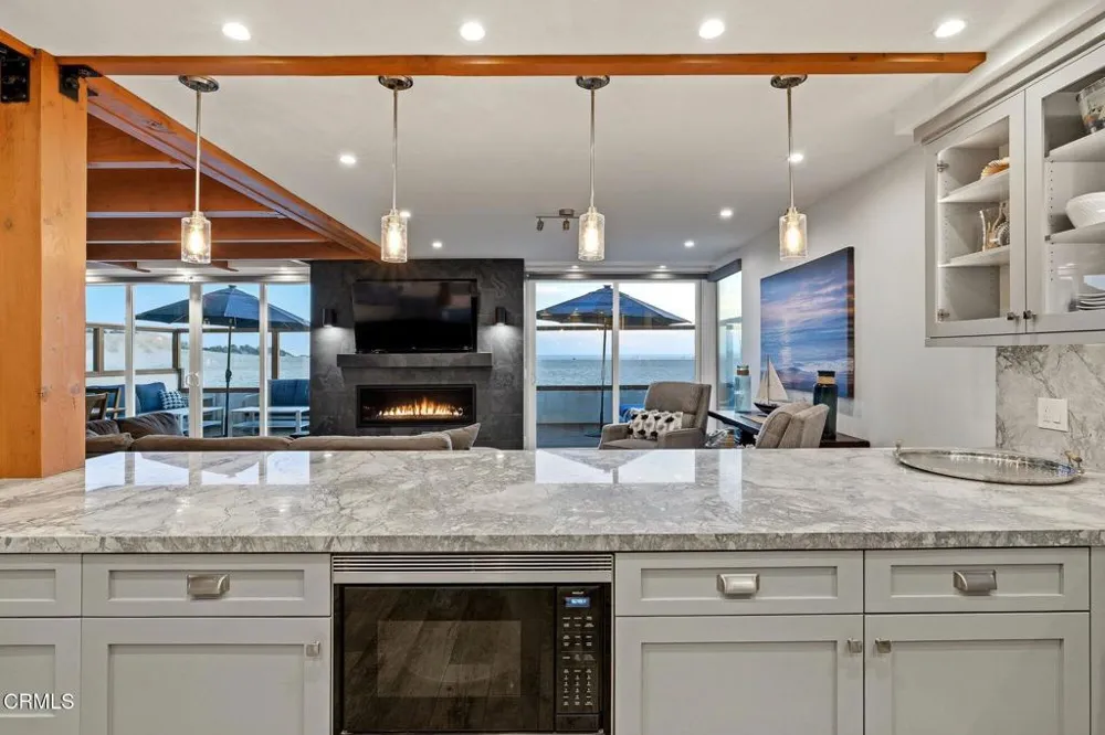 3373 Ocean Drive Oxnard, CA 93035