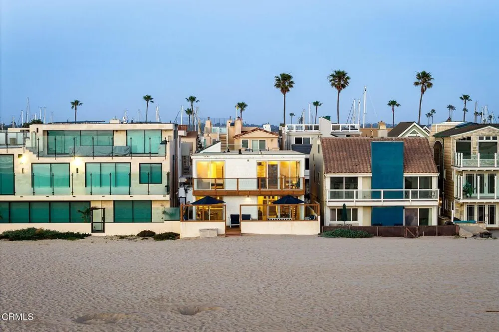 3373 Ocean Drive Oxnard, CA 93035