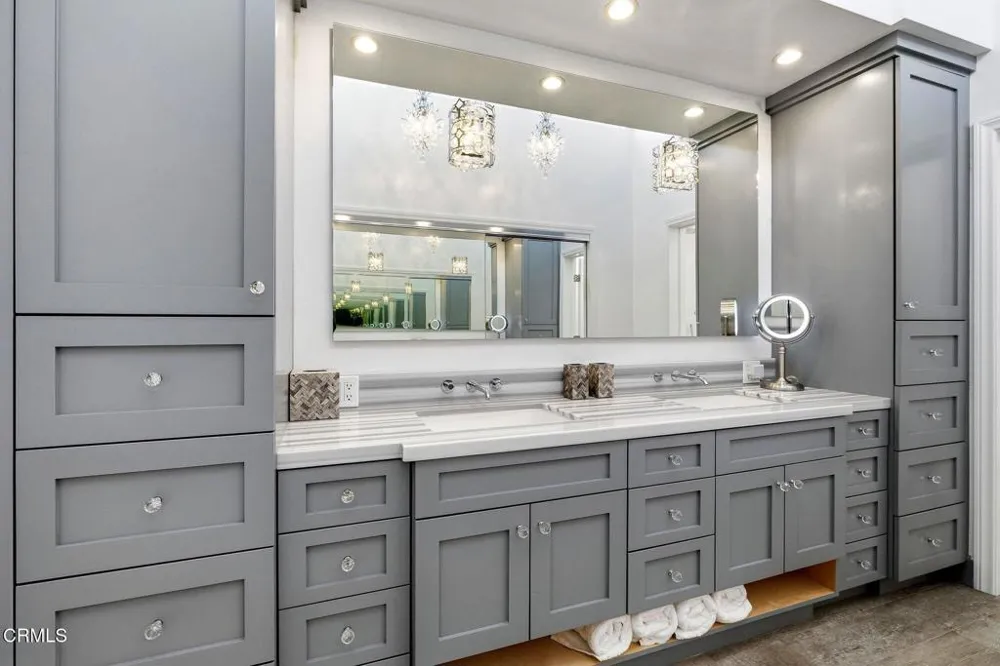 3373 Ocean Drive Oxnard, CA 93035