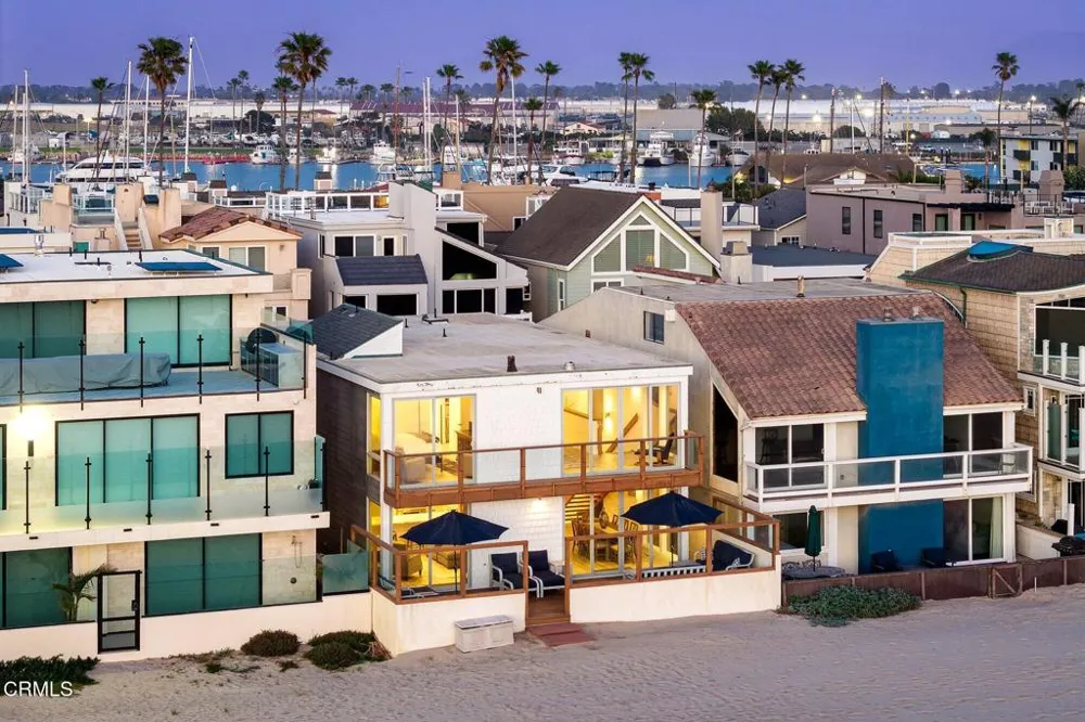 3373 Ocean Drive Oxnard, CA 93035