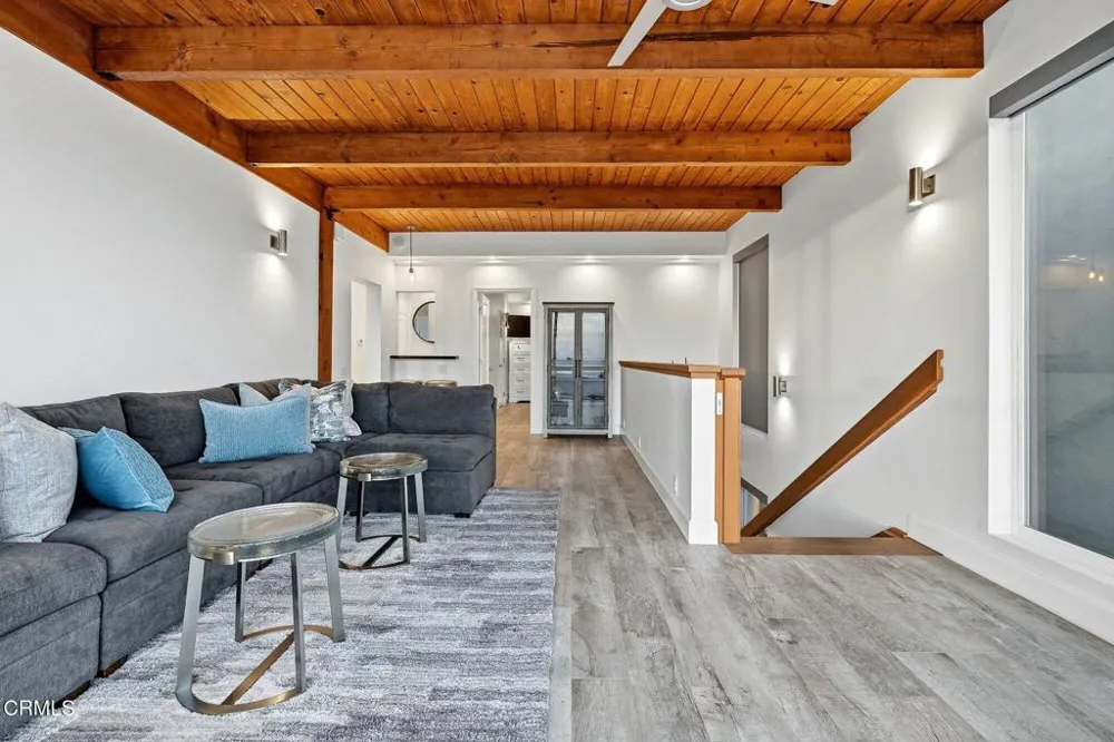 3373 Ocean Drive Oxnard, CA 93035