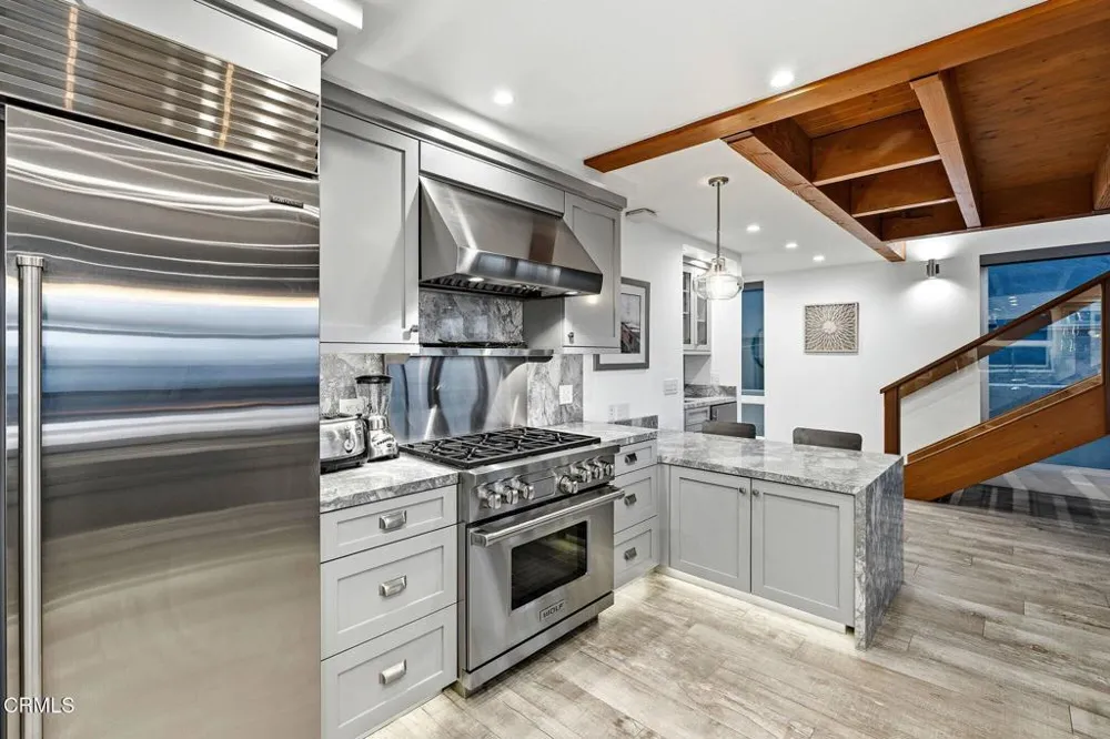3373 Ocean Drive Oxnard, CA 93035