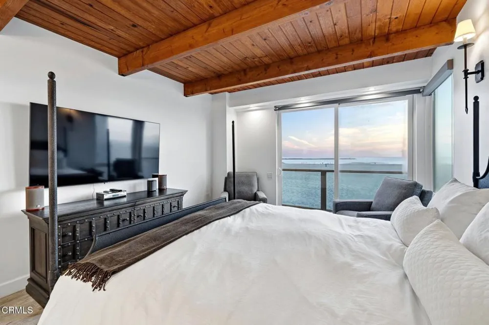 3373 Ocean Drive Oxnard, CA 93035