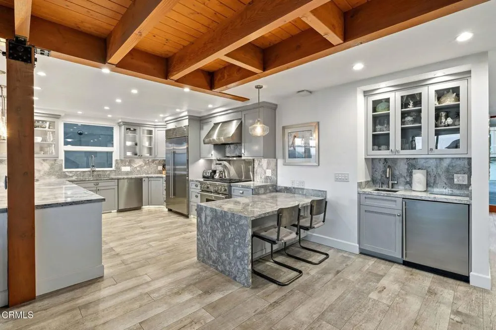 3373 Ocean Drive Oxnard, CA 93035