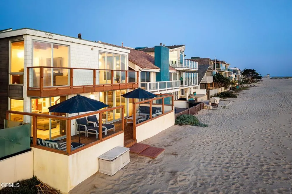 3373 Ocean Drive Oxnard, CA 93035