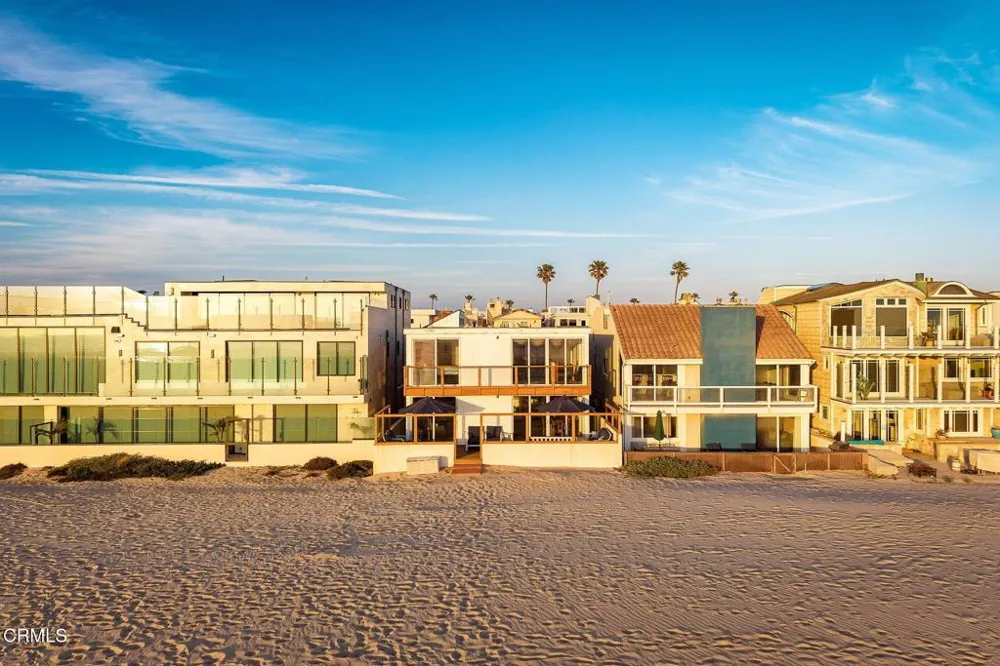 3373 Ocean Drive Oxnard, CA 93035