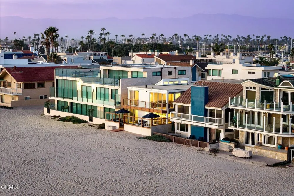 3373 Ocean Drive Oxnard, CA 93035
