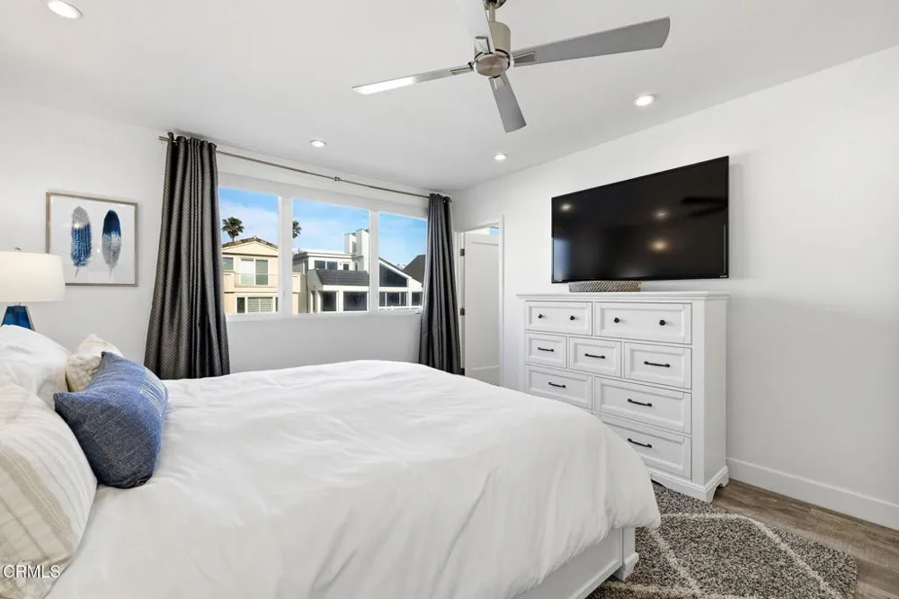 3373 Ocean Drive Oxnard, CA 93035