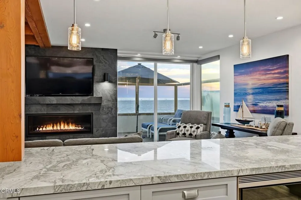 3373 Ocean Drive Oxnard, CA 93035