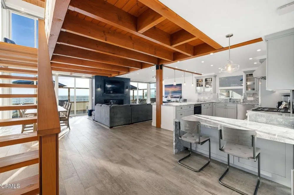 3373 Ocean Drive Oxnard, CA 93035