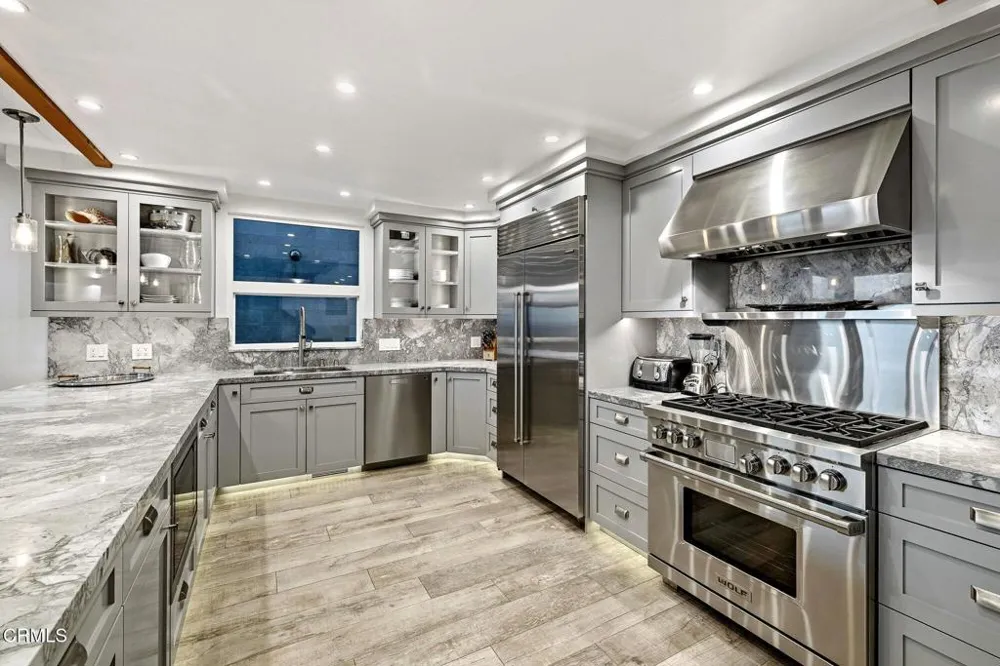 3373 Ocean Drive Oxnard, CA 93035