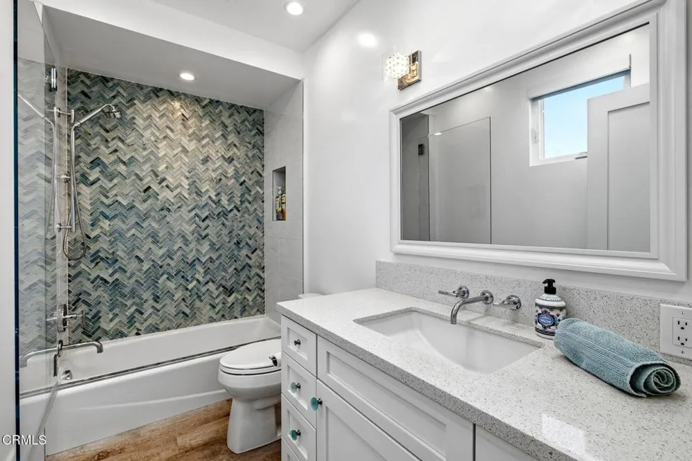3373 Ocean Drive Oxnard, CA 93035