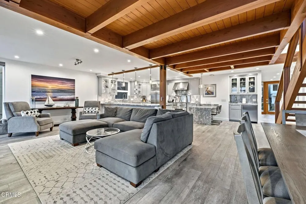 3373 Ocean Drive Oxnard, CA 93035
