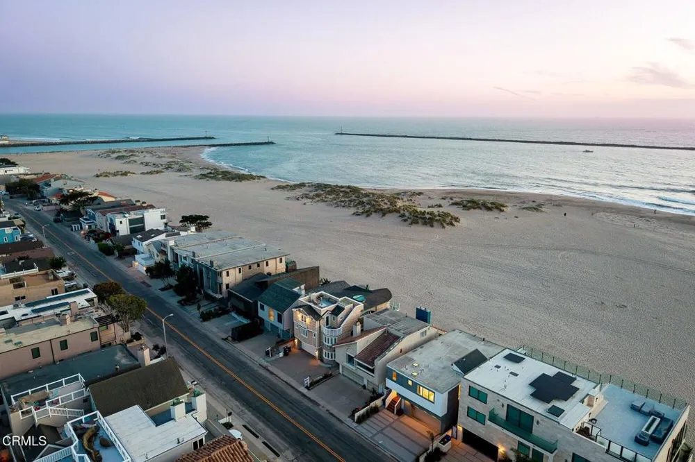 3373 Ocean Drive Oxnard, CA 93035
