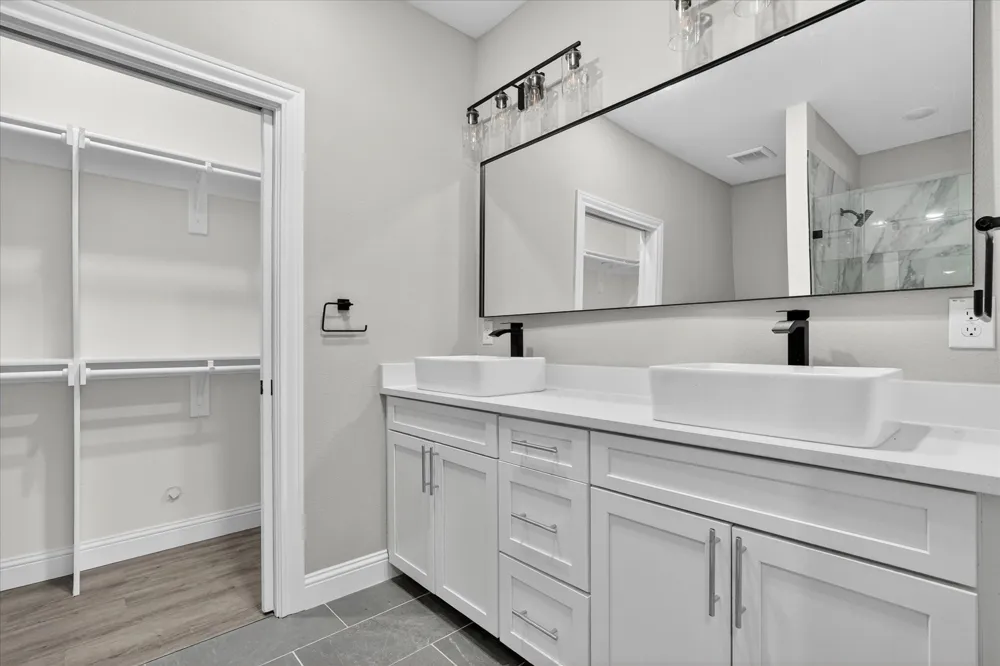 804 Premier Grand Prairie, TX 75051