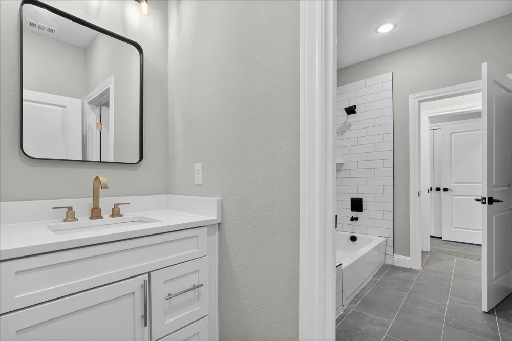 804 Premier Grand Prairie, TX 75051