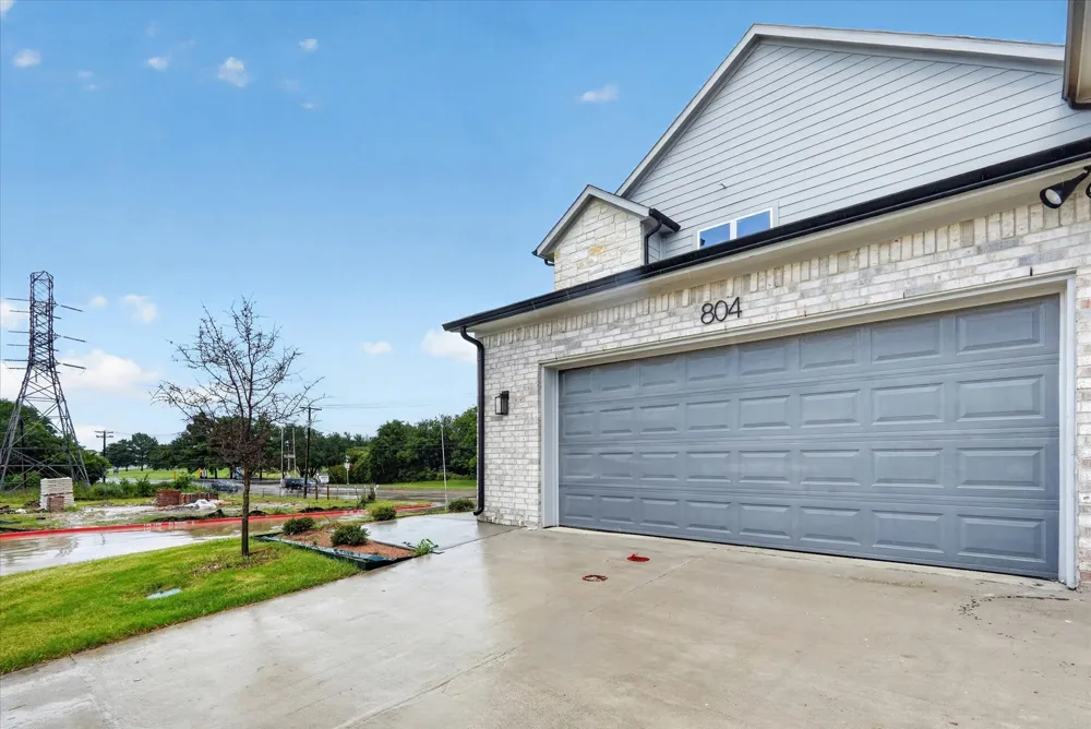 804 Premier Grand Prairie, TX 75051