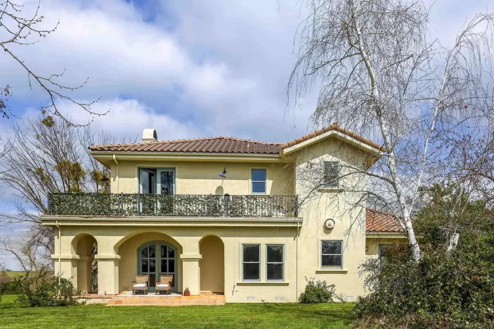 24943 McIntire Clements, CA 95227