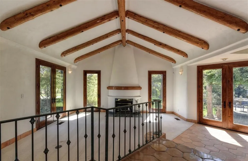 24943 McIntire Clements, CA 95227