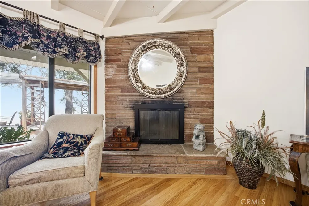 10170 Maude Ave Sunland, CA 91040