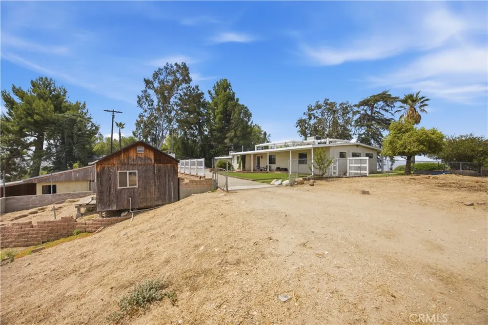 10170 Maude Ave Sunland, CA 91040