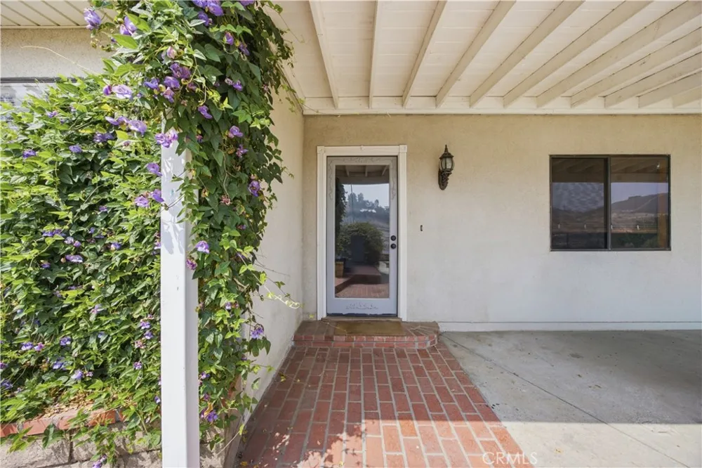 10170 Maude Ave Sunland, CA 91040