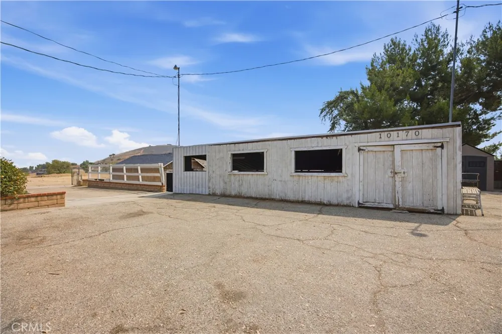 10170 Maude Ave Sunland, CA 91040