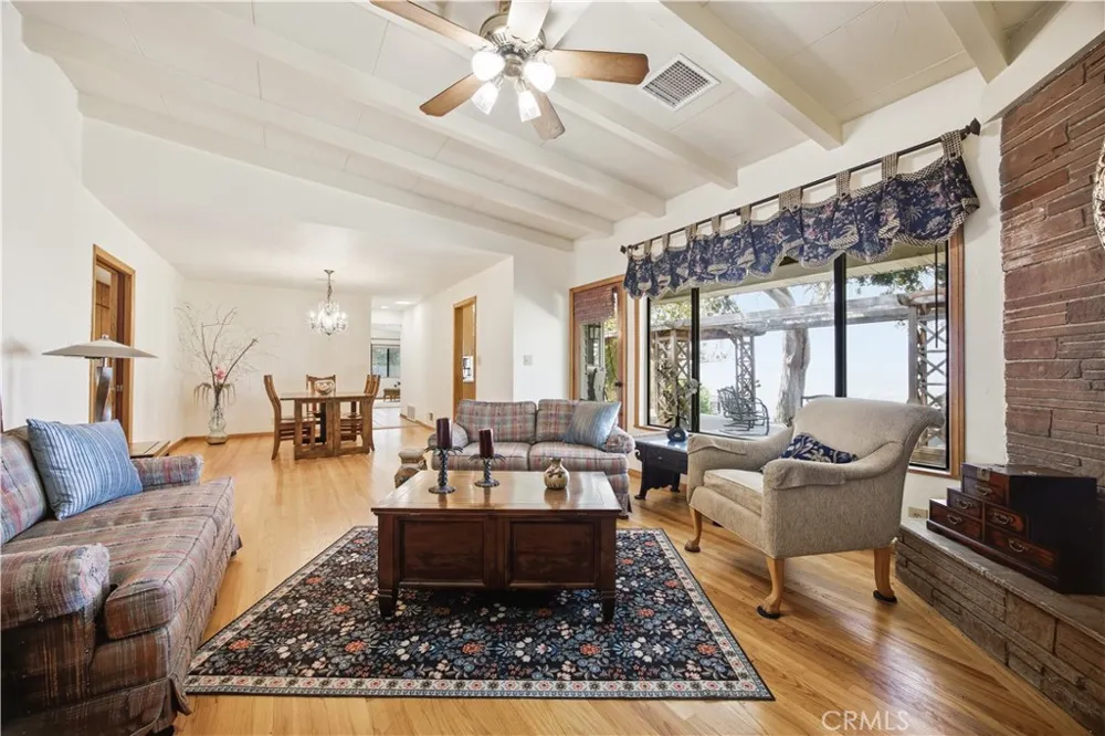 10170 Maude Ave Sunland, CA 91040