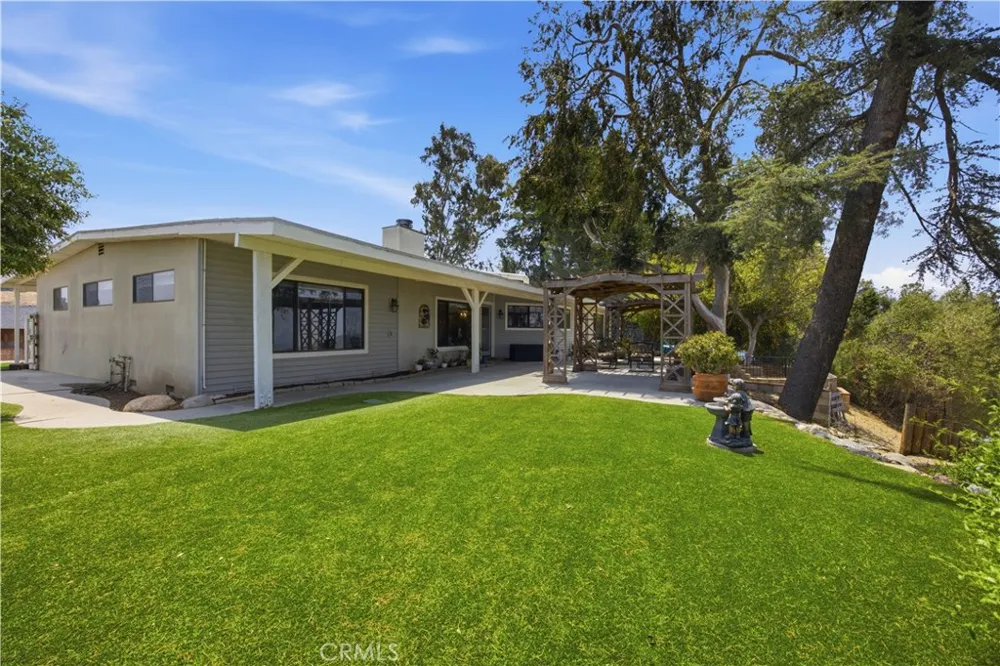 10170 Maude Ave Sunland, CA 91040