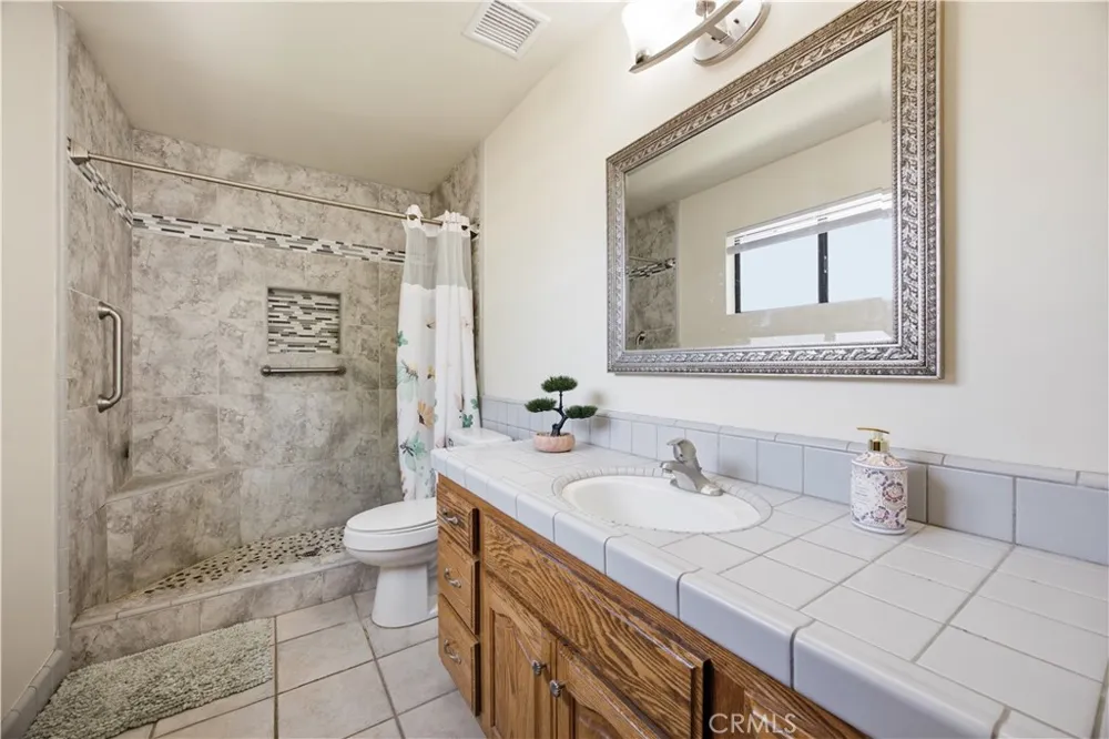 10170 Maude Ave Sunland, CA 91040