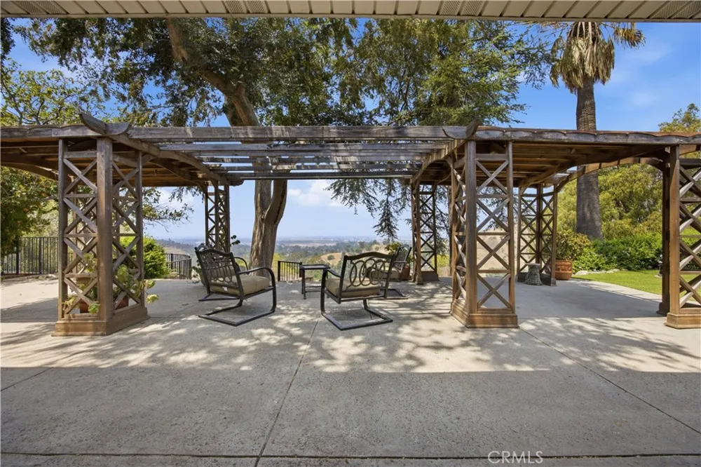 10170 Maude Ave Sunland, CA 91040