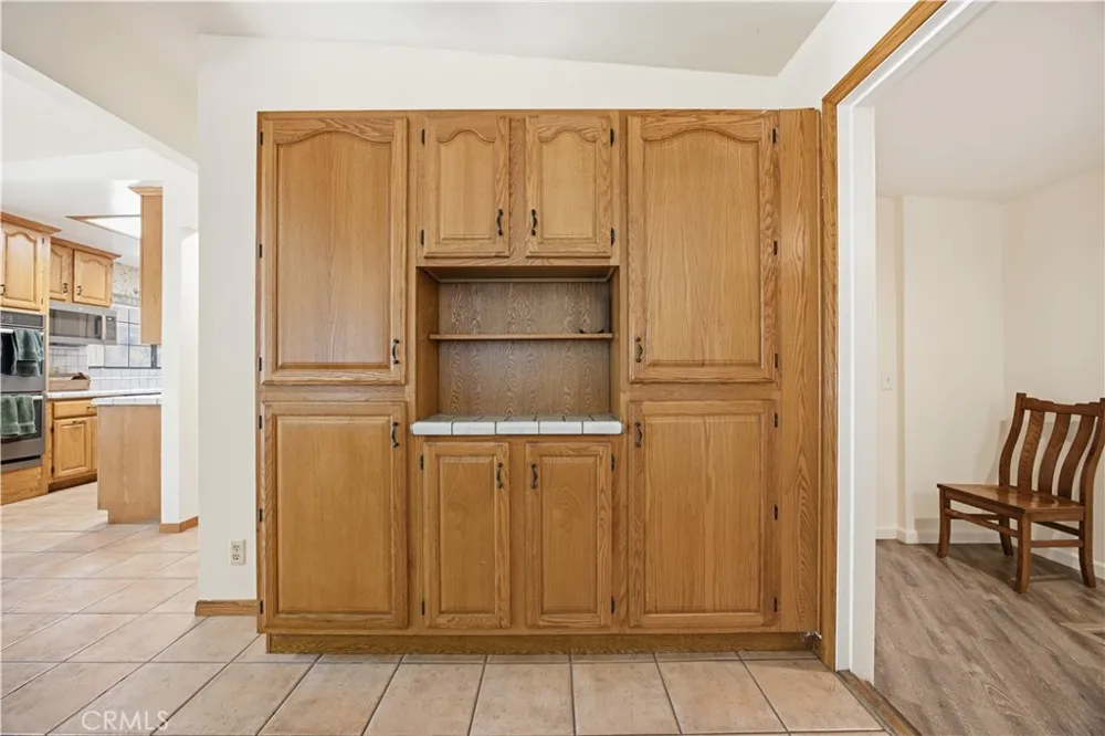 10170 Maude Ave Sunland, CA 91040