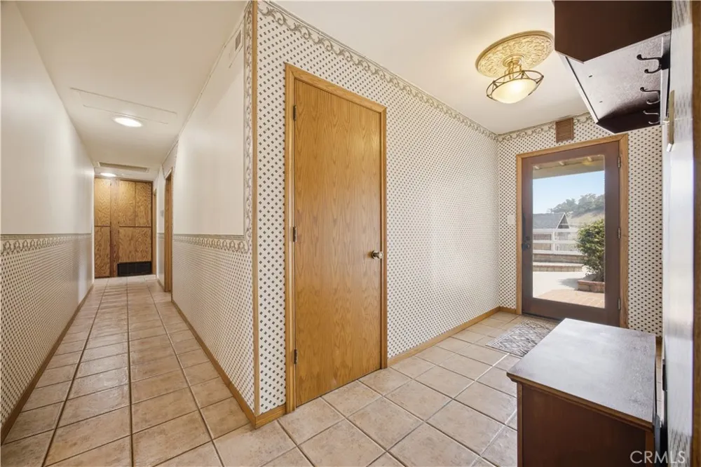 10170 Maude Ave Sunland, CA 91040