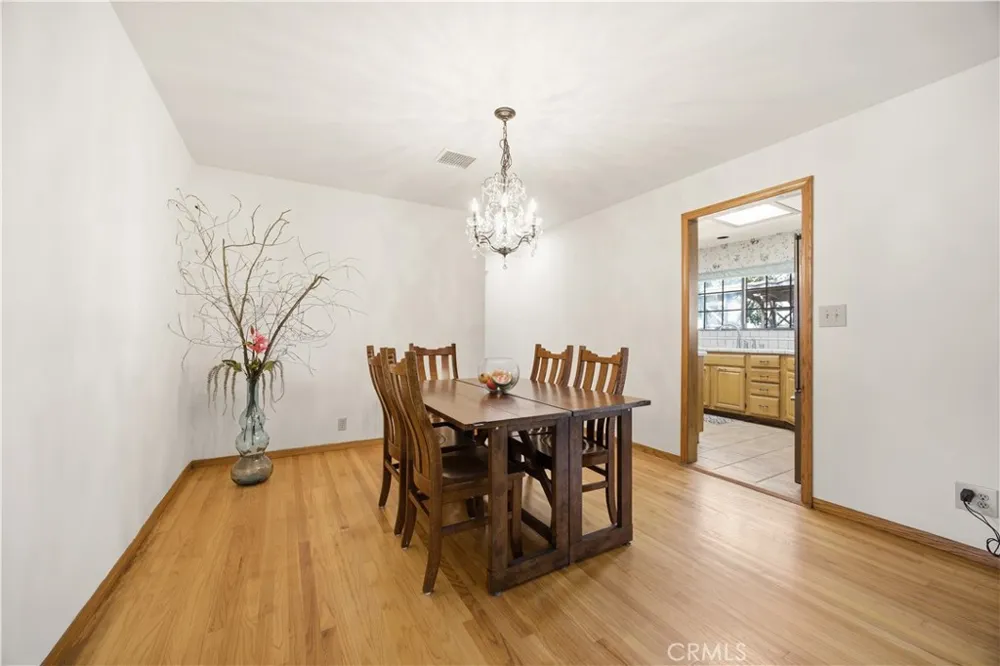 10170 Maude Ave Sunland, CA 91040