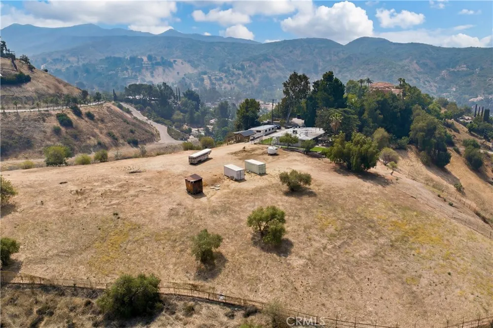 10170 Maude Ave Sunland, CA 91040