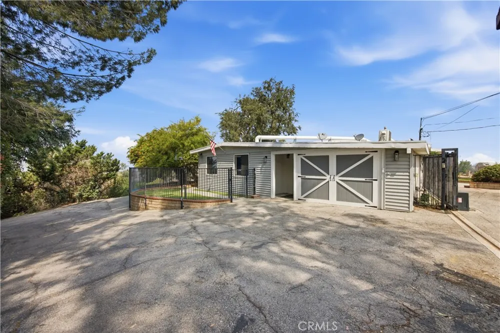 10170 Maude Ave Sunland, CA 91040
