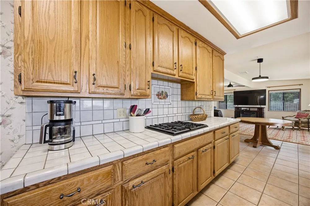 10170 Maude Ave Sunland, CA 91040