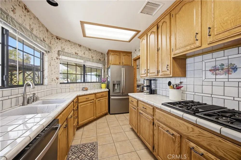 10170 Maude Ave Sunland, CA 91040